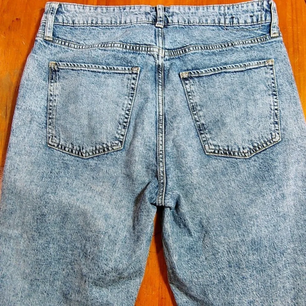 GAP Slim Boyfriend Jeans Light Wash Distressed Denim Women Size 10 30x31 y2k - Picture 6 of 8